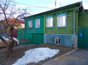 Половина дома со встроенным гаражом в центре г. Усмань Липецкой области