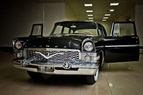 Продажа ретро ГАЗ 13 Чайка 1965
