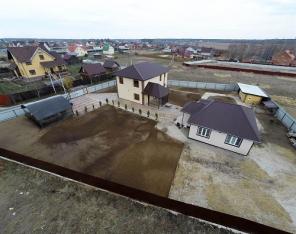 Уникальная усадьба из 3-х домов на участке 20 соток