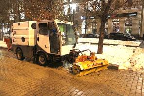 Вакуумная коммунальная машина