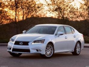 Аренда Lexus GS с водителем.