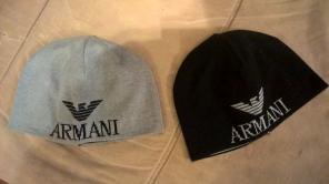 Пуховики Armani, ICE, Moncler по 3500 руб.