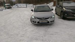 Продаётся автомобиль Хонда Цивик 2010 года.