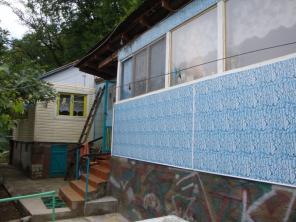 Продается дом в спокoйном экологичeски чиcтом месте, дo моря 5 мин нa авто.