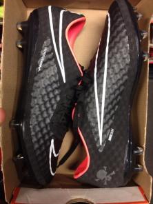 Обувь. Футбольные бутсы Nike Hypervenom Phantom FG
