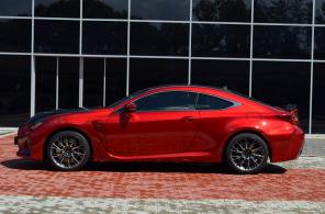 Продажа спортивного купе Lexus RC F