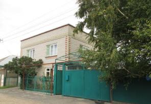 Дом 200 м2 на участке 9 сот, газ