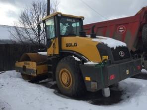 Виброкаток SDLG RS8140