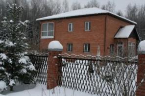 Продаётся 2-х этажный дом в д. Новинки 50 км