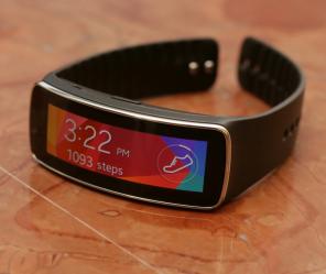 Умные часы Gear fit