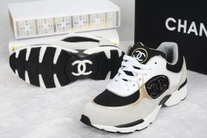Стильные кроссовки Chanel.