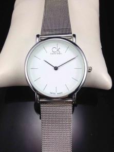 Часы Calvin Klein на металлическом ремешке