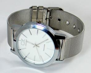 Часы Calvin Klein на металлическом ремешке