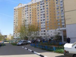1-ая кв. в Железнодорожном Колхозная д. 8