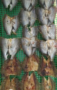 Закуски к пиву, сушёная вяленая рыба, рыбные снеки, морепродукты, орехи, сыр