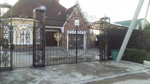 Продается уникальный дом для ПМЖ на берегу Москвы-реки (650 м.), г. Звенигород