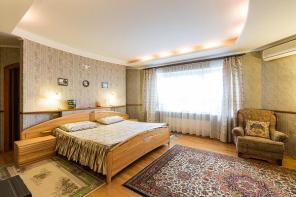 Продам 4-комнатную квартиру