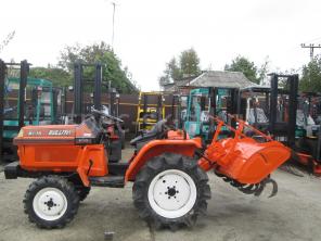 Продаётся японский мини трактор KUBOTA B1-15D