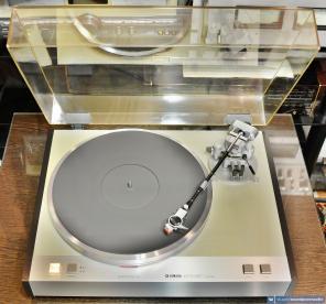 Проигрыватель виниловых пластинок Yamaha YP-D5