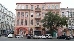 Продаю квартиру центр