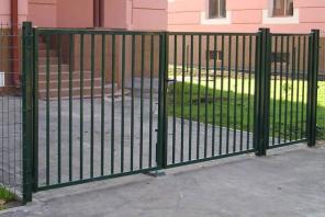 Ворота металлические садовые
