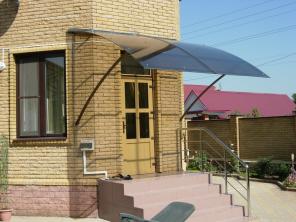 Установка козырьков в Краснодаре