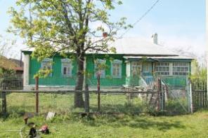 Рубленый дом с пристройкой на участке 50 соток рядом с лесом в Чаплыгинском р-не Липецкой области