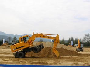 ПРОДАЁМ НОВЫЕ КОЛЁСНЫЕ И ГУСЕНИЧНЫЕ ЭКСКАВАТОРЫ HYUNDAI (ХЁНДЭ) из наличия