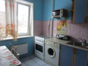 Сдам 2 комнатную квартиру на Красной 15