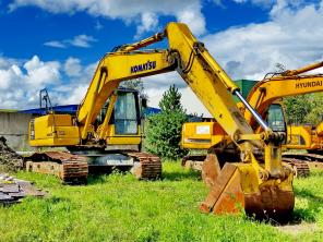 Экскаватор гусеничный Komatsu PC200 2013 года