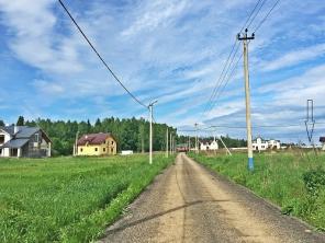 Продам участок 13 соток в коттеджном поселке «12 Месяцев»