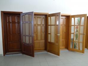 Двери межкомнатные из массива сосны