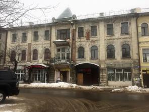 Продается 3-х эт. здание 1368,7 кв.м.свободного назначения в центре г. Кимры