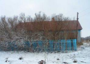 Небольшой рубленый дом с газовым отоплением в с. Новое Петелино Чаплыгинского раона Липецкой области
