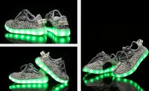 Светящиеся кроссовки с LED подсветкой.