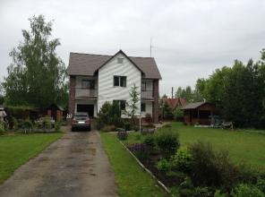 Продается 2-х этажный кирпичный дом площадью 280 м2