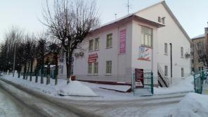 Сдается в аренду двухэтажное здание с участком в центре города
