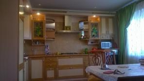 Продается трехкомнатная квартира для удобной жизни.