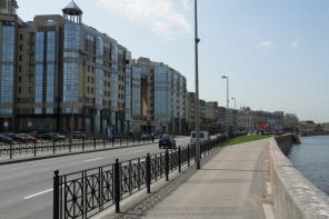 Продается элитная 4-х комн. квартира в центре Петербурга