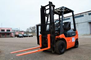 БЕНЗИНОВЫЙ ПОГРУЗЧИК БУ Toyota 7FG15 1,5 т