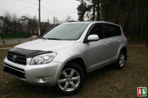 Продам TOYOTA RAV4.