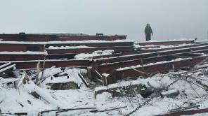 На постоянной основе закупаем на склад.
