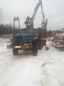 Продам урал лесовоз 2012года с Фискарс атлант 90 2013 года