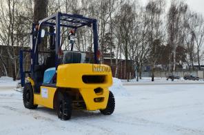 ВИЛОЧНЫЙ ПОГРУЗЧИК БУ KOMATSU FG20C-14 2 т.