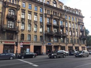 Продам 200 КВ.м в центре Петербурга