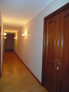Продам 200 КВ.м в центре Петербурга