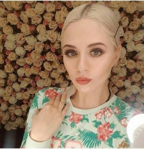 Визажист-бровист)