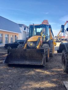 Сдаётся в аренду экскаватор-погрузчик JCB 3CX