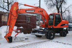 Аренда гусеничного и колесного экскаватора ( гидромолот ).