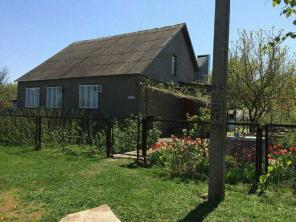 Дом 100 м2, на участке 46.6 сот.